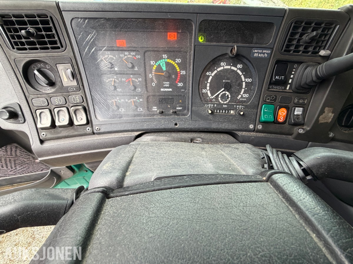 2000 Scania R164GB skaplastebil med kjøleaggregat og bakløft