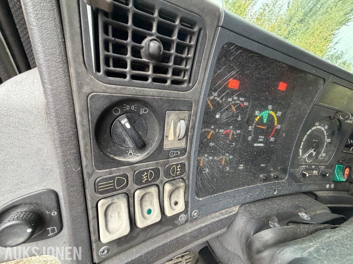 2000 Scania R164GB skaplastebil med kjøleaggregat og bakløft