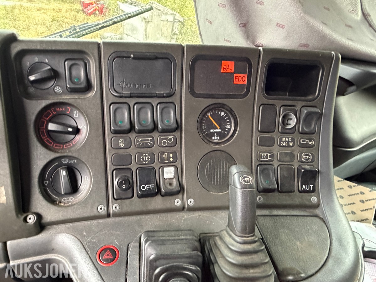 2000 Scania R164GB skaplastebil med kjøleaggregat og bakløft