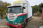 2000 Scania R164GB skaplastebil med kjøleaggregat og bakløft