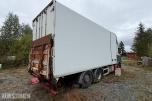 2000 Scania R164GB skaplastebil med kjøleaggregat og bakløft