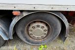 2000 Scania R164GB skaplastebil med kjøleaggregat og bakløft