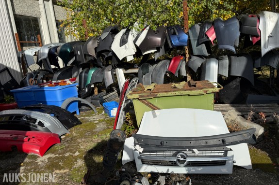 Reoler med dvs bildeler selges komplett