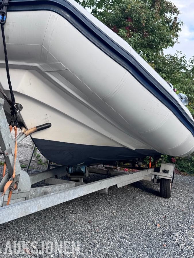 RIB - 2004 Valiant V-570 + 115hk Mercury Optimax + Henger