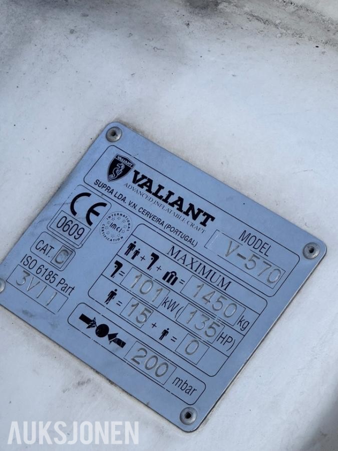 RIB - 2004 Valiant V-570 + 115hk Mercury Optimax + Henger