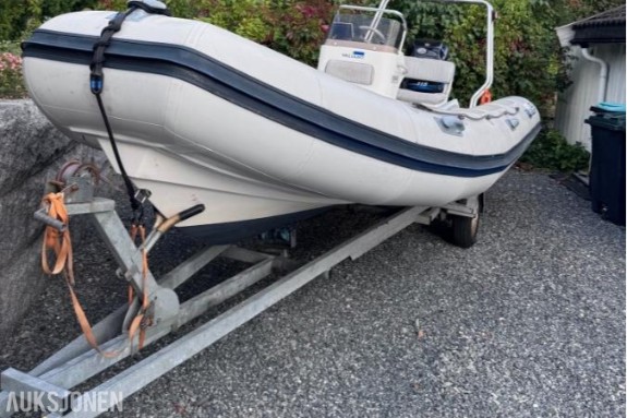 RIB - 2004 Valiant V-570 + 115hk Mercury Optimax + Henger