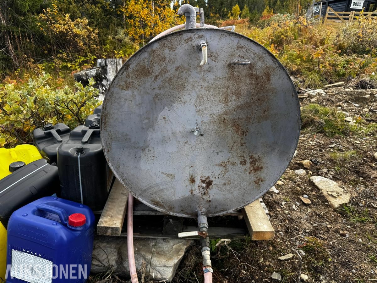 Dieseltank ca 800 liter ca 800 liter