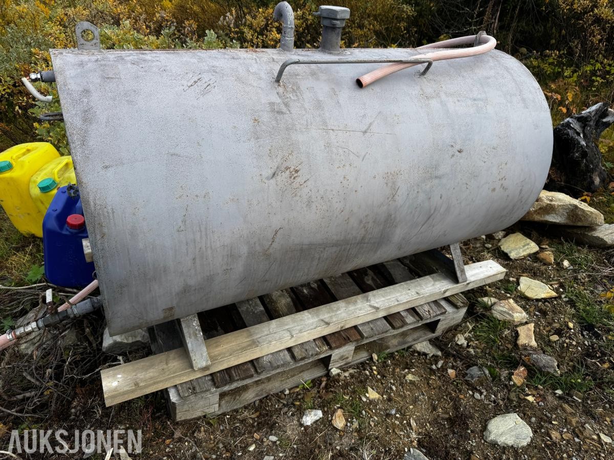 Dieseltank ca 800 liter ca 800 liter