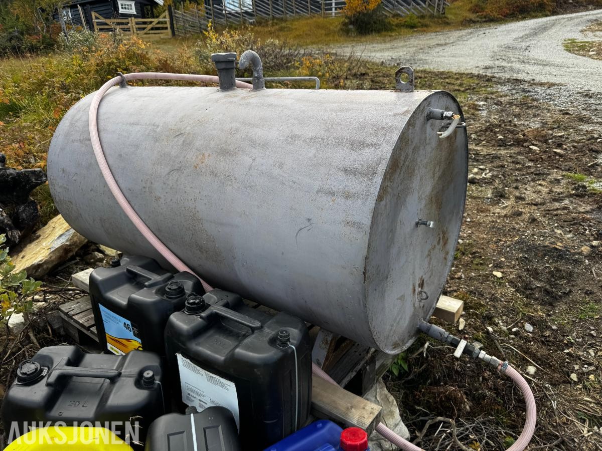 Dieseltank ca 800 liter ca 800 liter