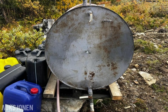 Dieseltank ca 800 liter  ca 800 liter