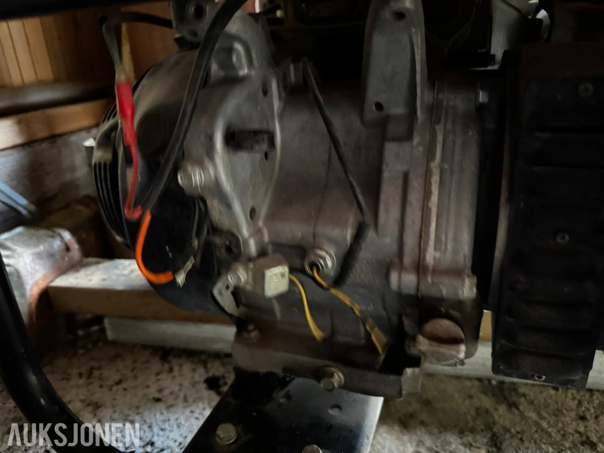 Honda ECMT6500 aggregat bensin 230/400 Volt ingen MVA. 