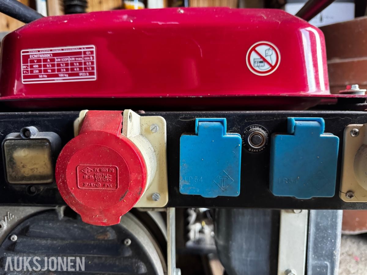 Honda ECMT6500 aggregat bensin 230/400 Volt ingen MVA. 
