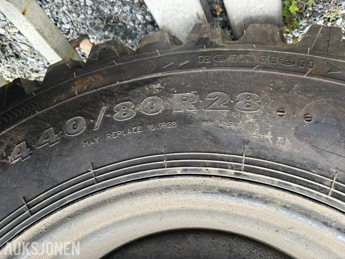 2021 4 stk. Nokian TRI 2 piggdekk på felg – 540/80 R38 + 440/80 R28 – Valtra N174