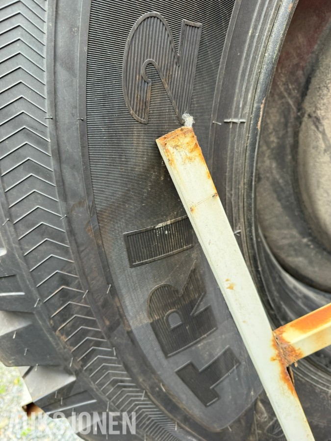 2021 4 stk. Nokian TRI 2 piggdekk på felg – 540/80 R38 + 440/80 R28 – Valtra N174