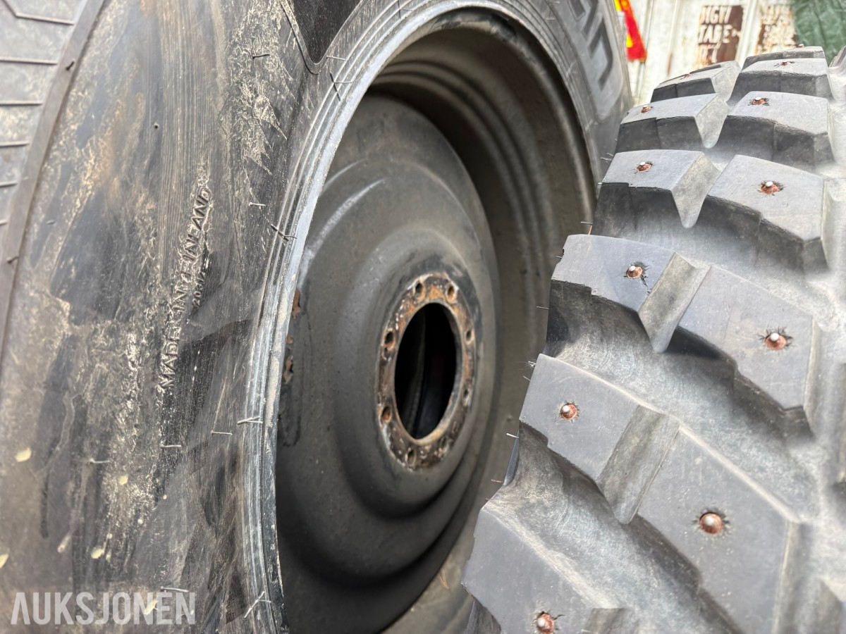 2021 4 stk. Nokian TRI 2 piggdekk på felg – 540/80 R38 + 440/80 R28 – Valtra N174