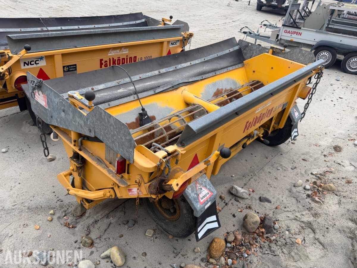 2015 Friggeråkers Verkstäder LB-1000BLU sand / saltstrøer