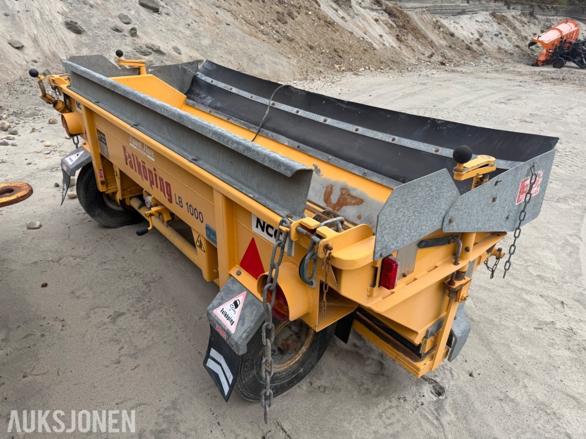 2017 Friggeråkers Verkstäder LB-1000BLU sand / saltstrøer