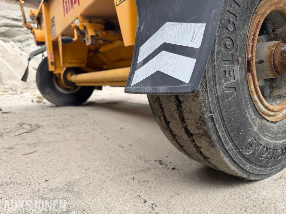 2017 Friggeråkers Verkstäder LB-1000BLU sand / saltstrøer
