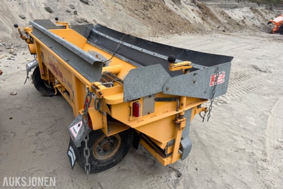 2017 Friggeråkers Verkstäder LB-1000BLU sand / saltstrøer