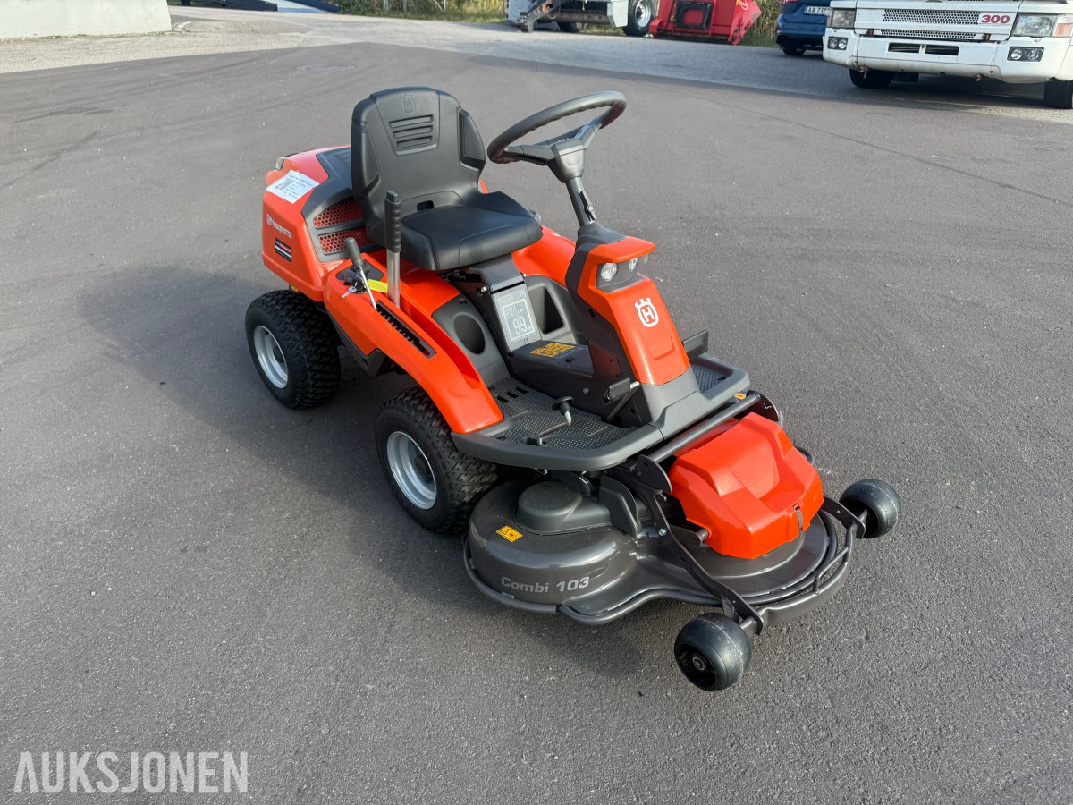 2026 Husqvarna R 216T AWD sitteklipper med Combi 103 klippeaggregat