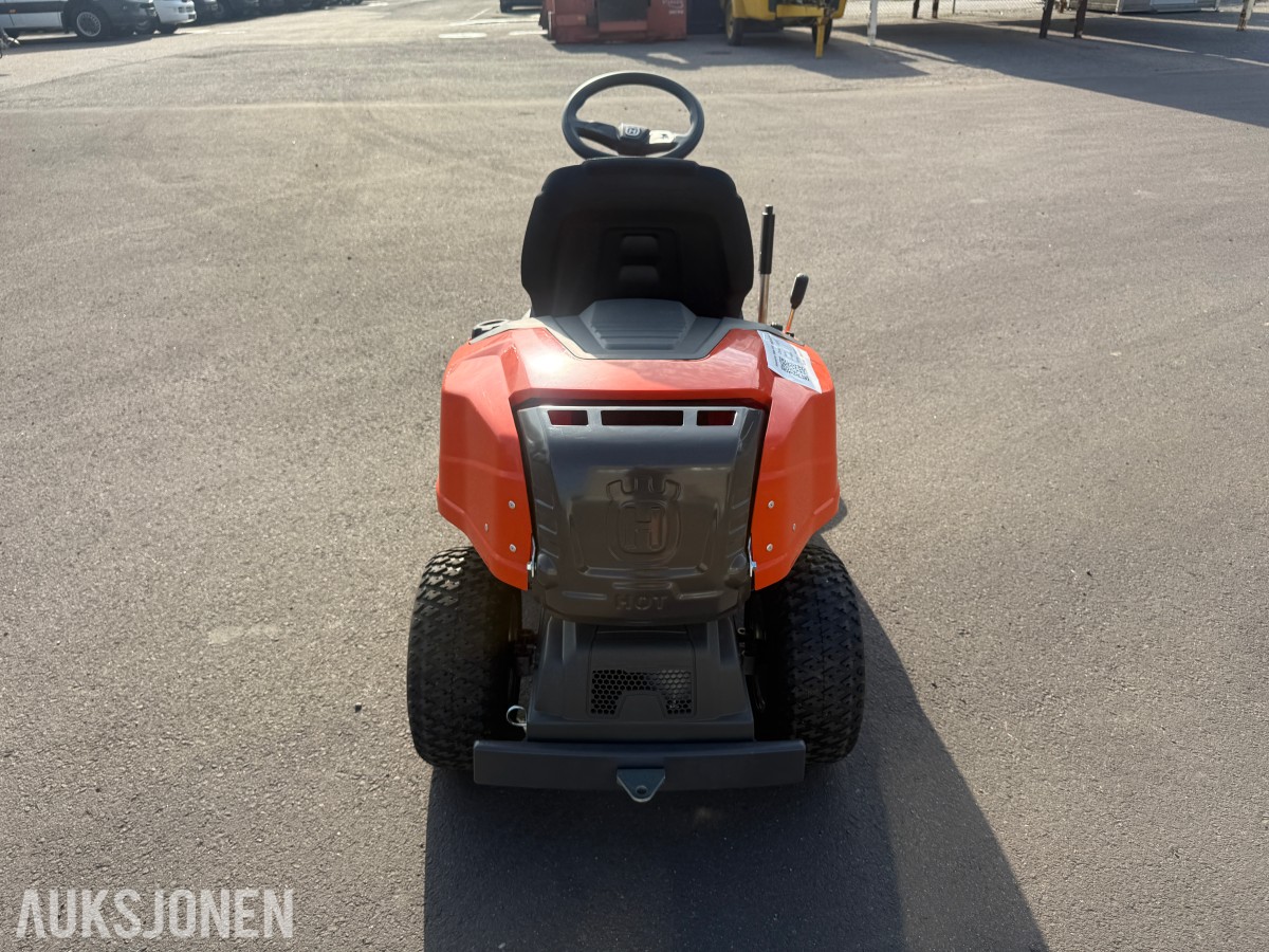 2026 Husqvarna R 216T AWD sitteklipper med Combi 103 klippeaggregat