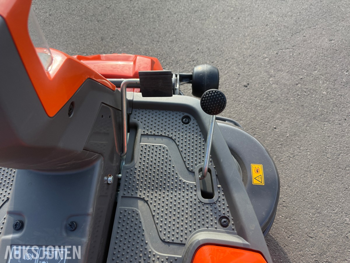 2026 Husqvarna R 216T AWD sitteklipper med Combi 103 klippeaggregat