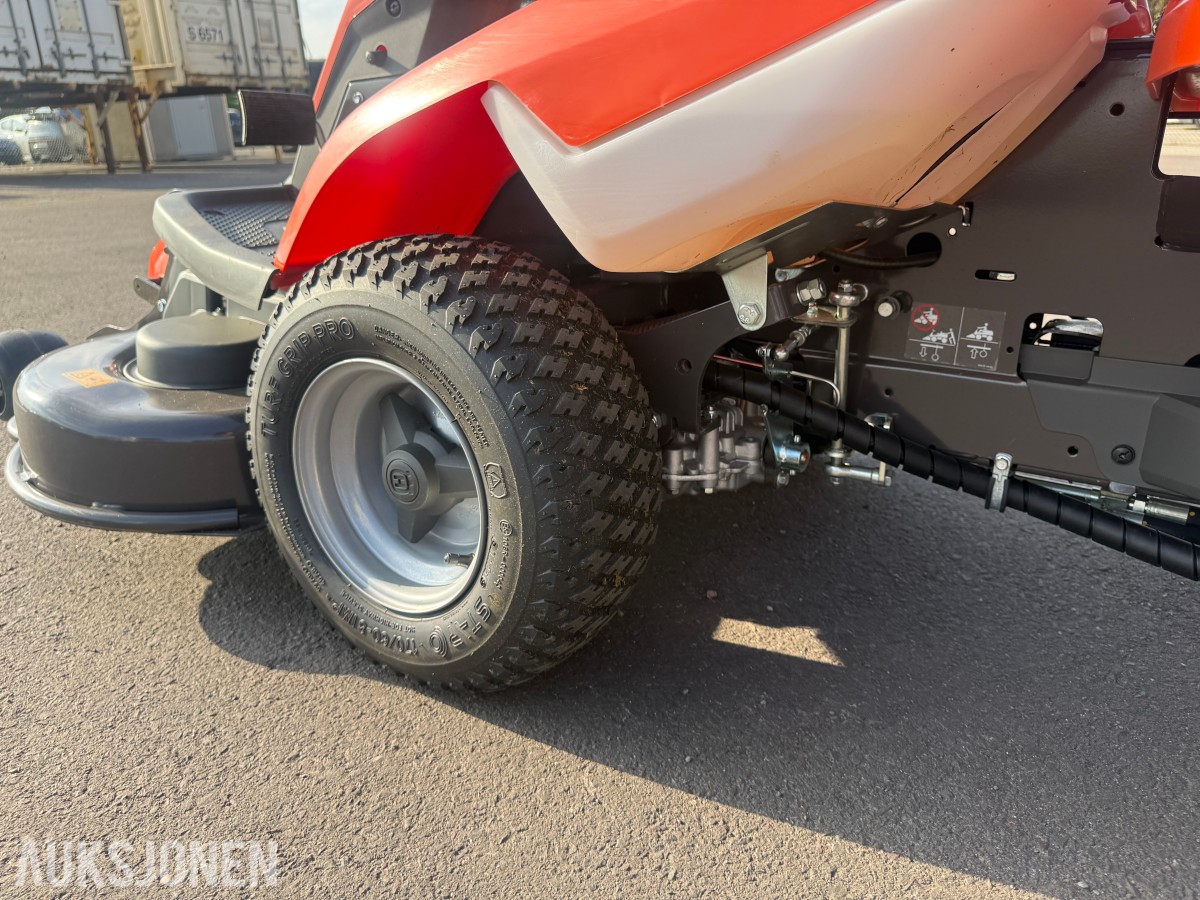 2026 Husqvarna R 216T AWD sitteklipper med Combi 103 klippeaggregat