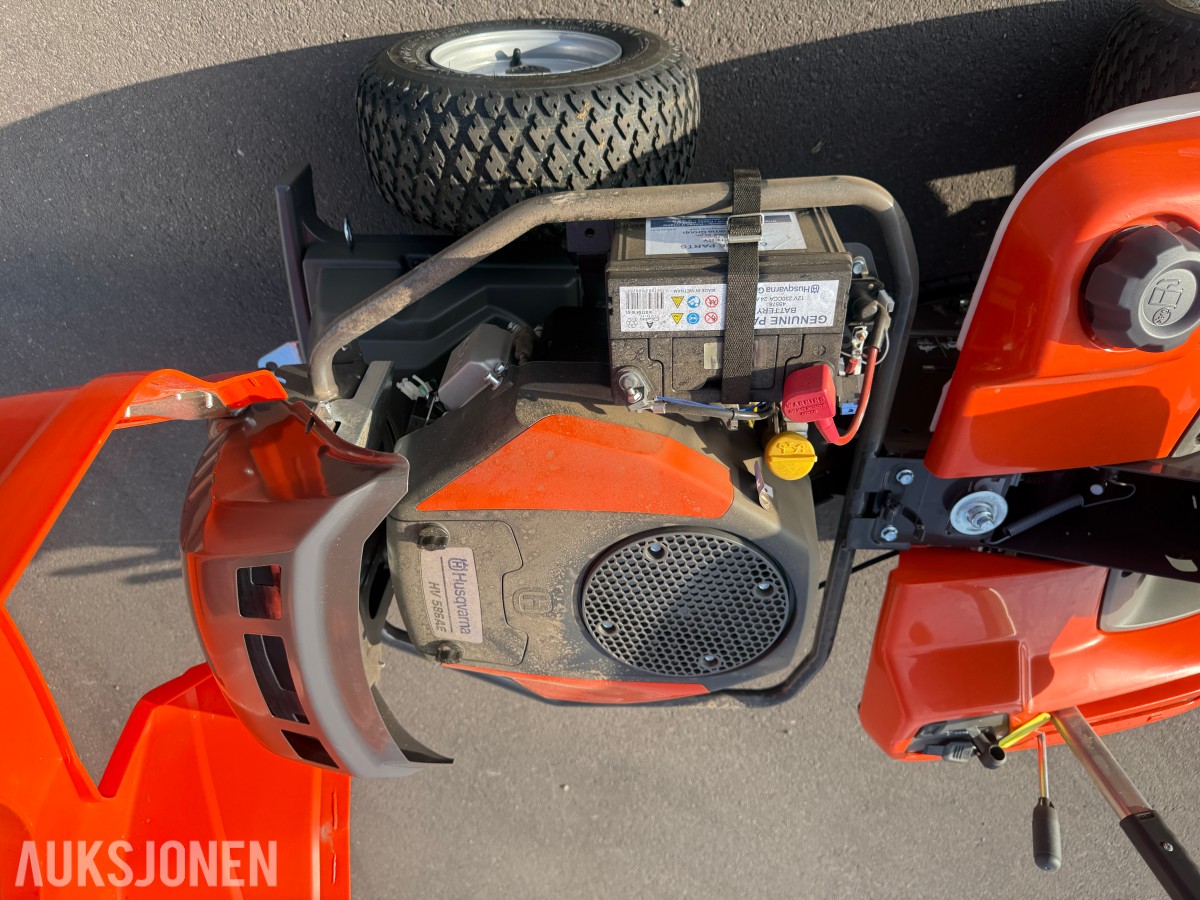 2026 Husqvarna R 216T AWD sitteklipper med Combi 103 klippeaggregat