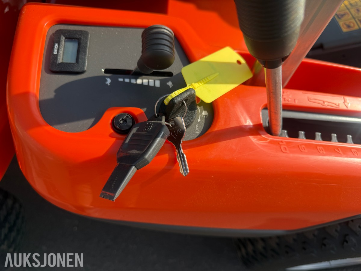 2026 Husqvarna R 216T AWD sitteklipper med Combi 103 klippeaggregat