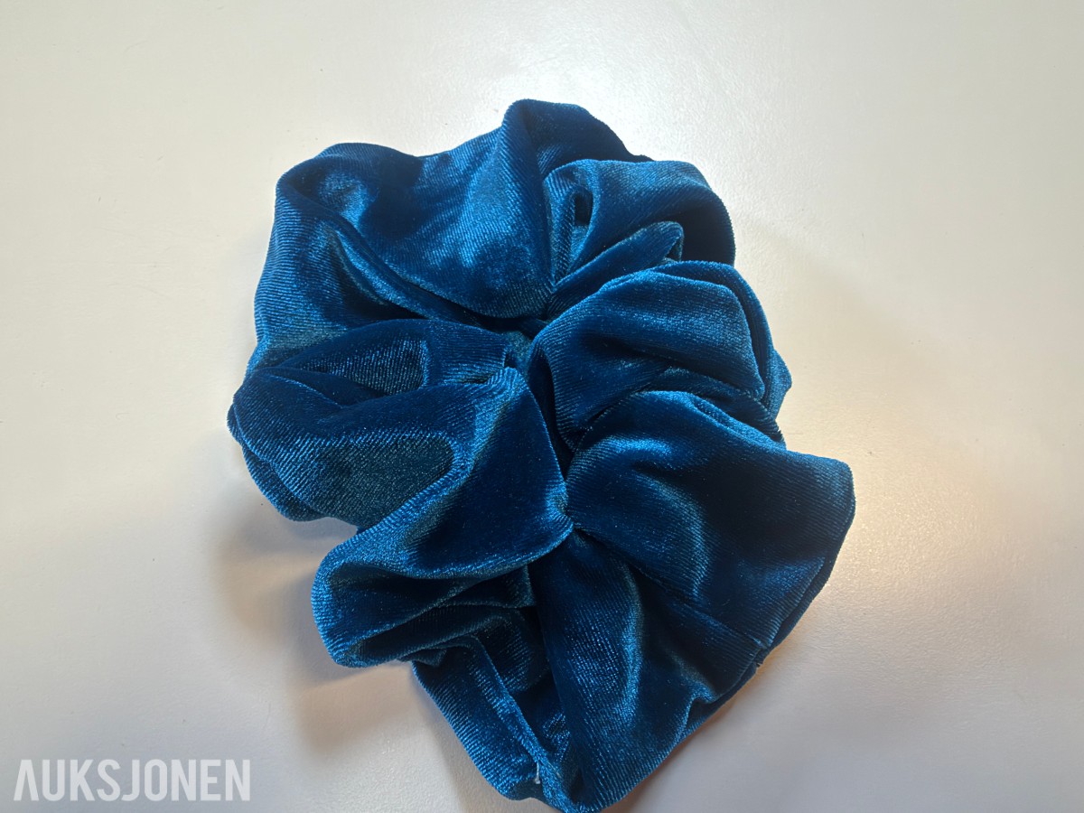Stort parti scrunchies og hårklyper ca 300 stk
