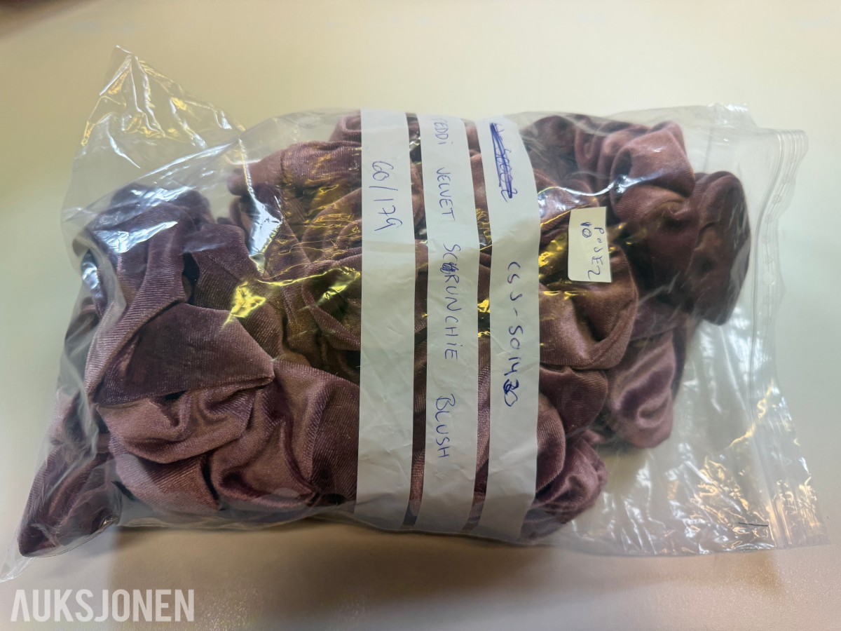 Stort parti scrunchies og hårklyper ca 300 stk