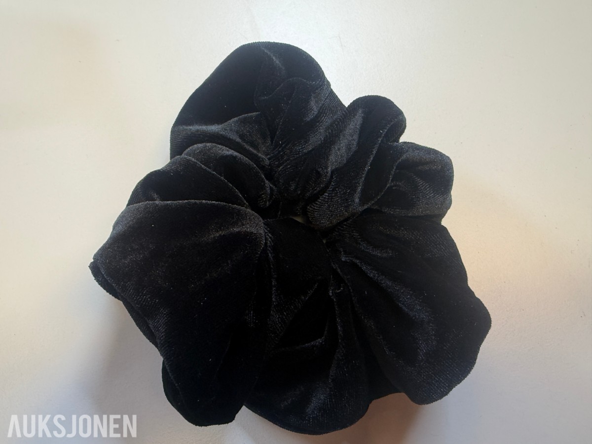Stort parti scrunchies og hårklyper ca 300 stk