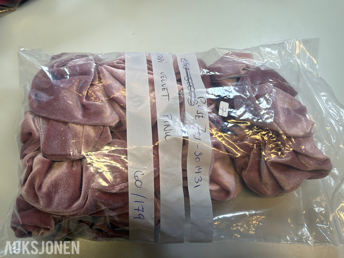 Stort parti scrunchies og hårklyper ca 300 stk