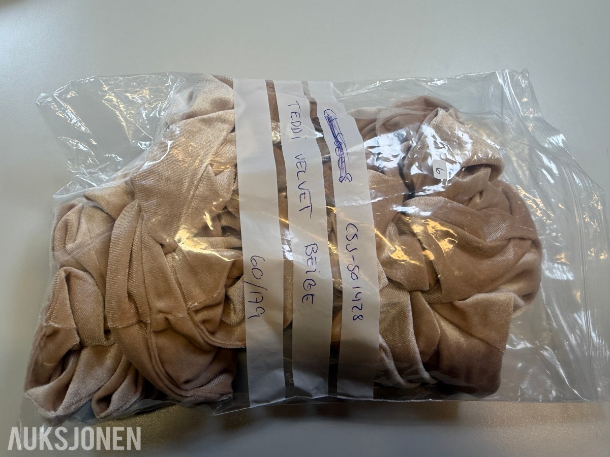 Stort parti scrunchies og hårklyper ca 300 stk