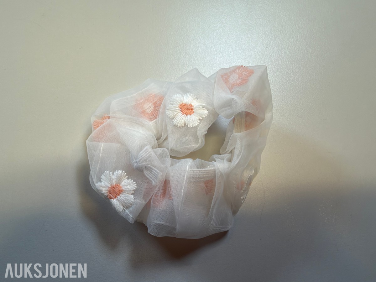 Stort parti scrunchies og hårklyper ca 300 stk