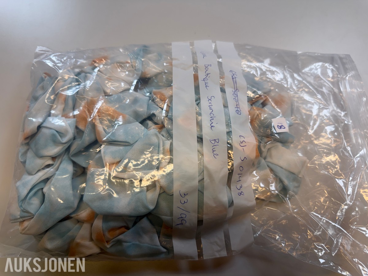 Stort parti scrunchies og hårklyper ca 300 stk