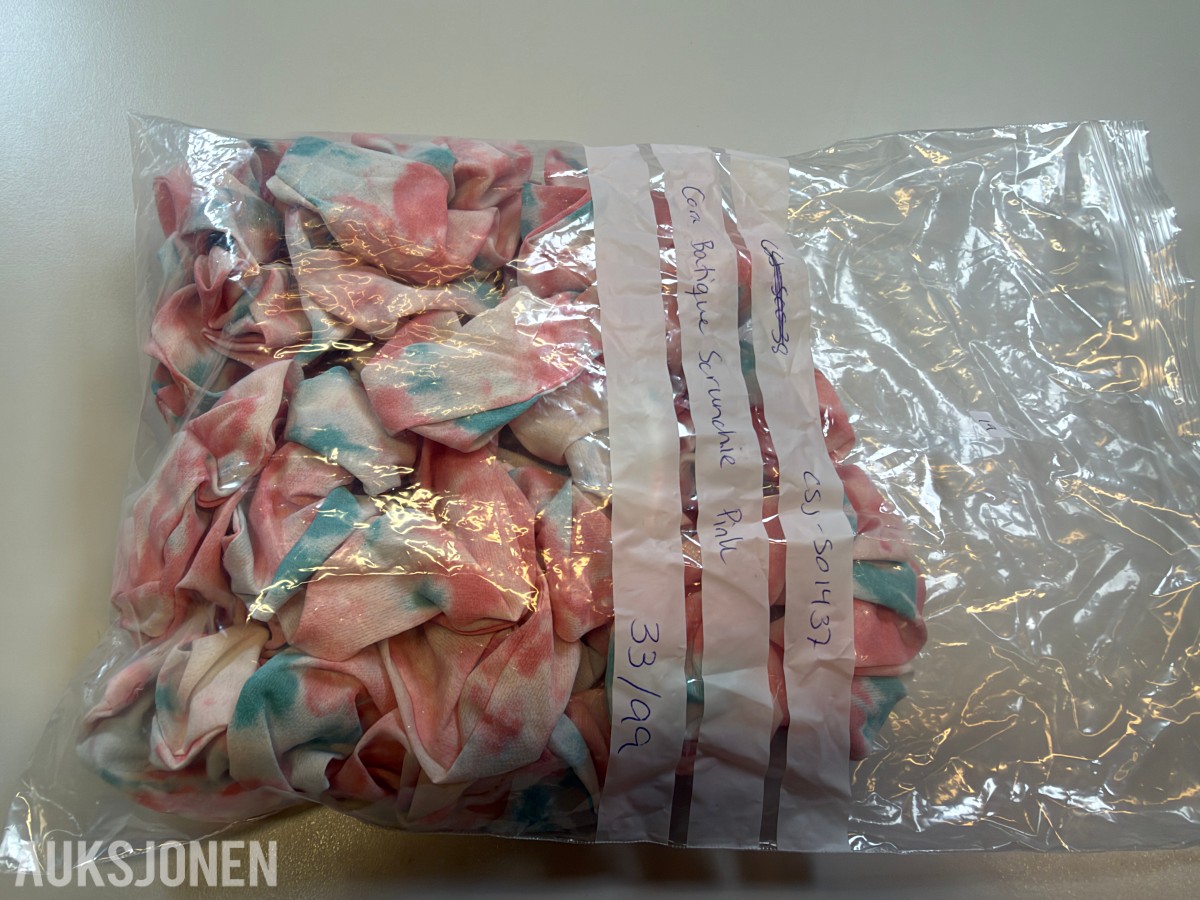Stort parti scrunchies og hårklyper ca 300 stk