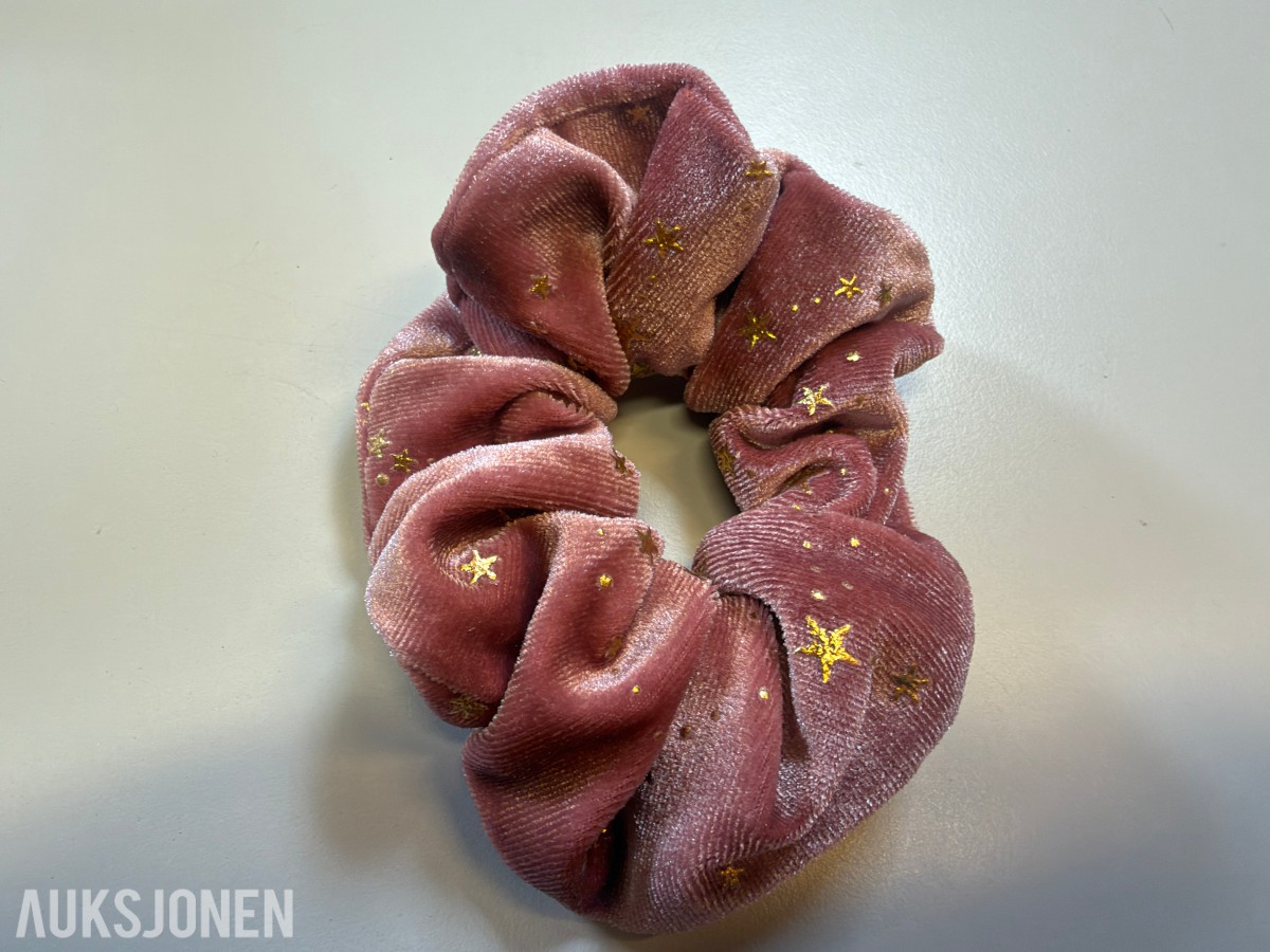 Stort parti scrunchies og hårklyper ca 300 stk