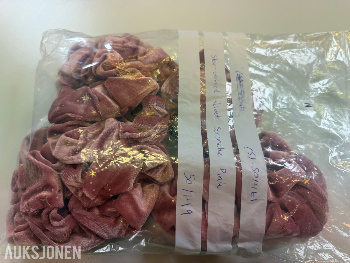 Stort parti scrunchies og hårklyper ca 300 stk