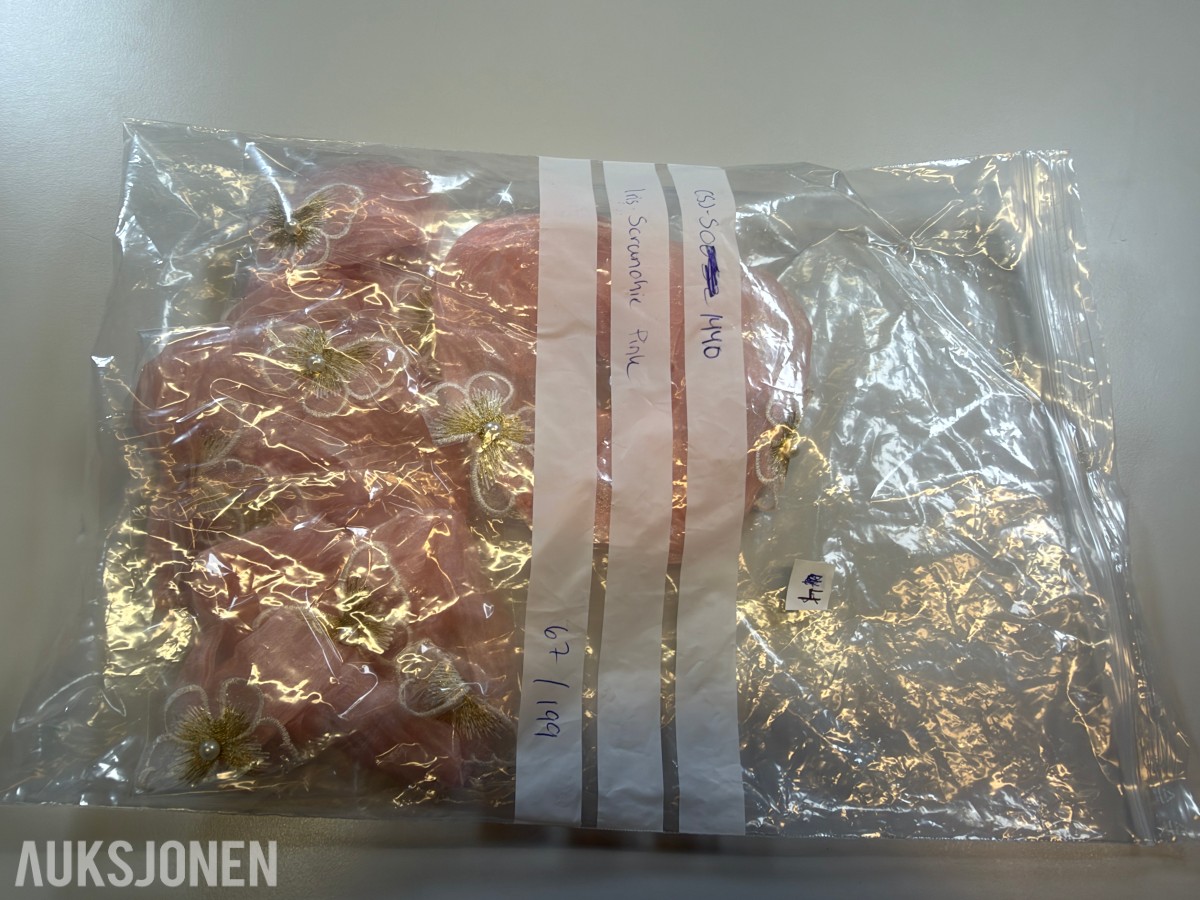 Stort parti scrunchies og hårklyper ca 300 stk