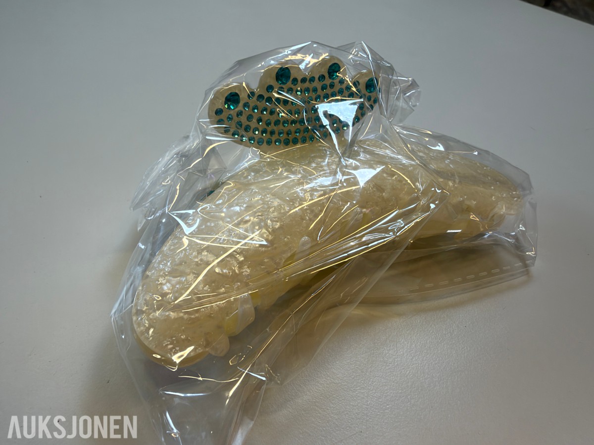 Stort parti scrunchies og hårklyper ca 300 stk