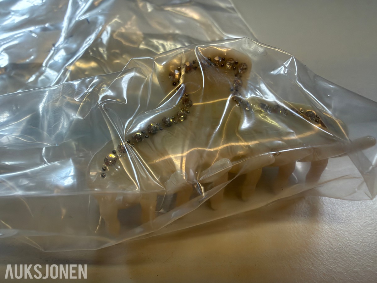 Stort parti scrunchies og hårklyper ca 300 stk