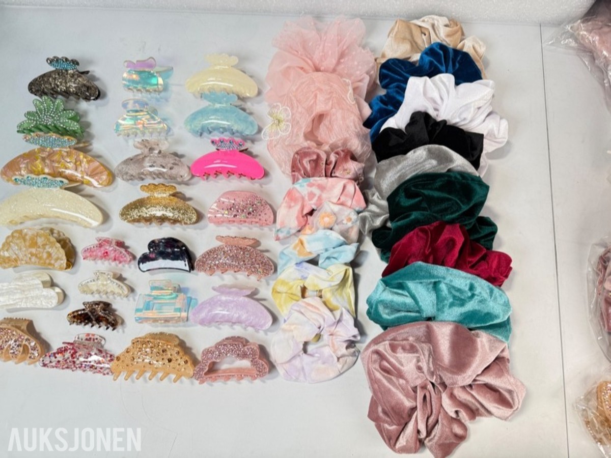 Stort parti scrunchies og hårklyper ca 300 stk