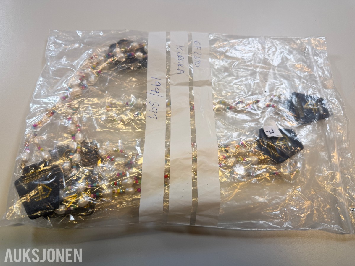 Ca 1200 stk smykker - halskjeder, armbånd og øredobber