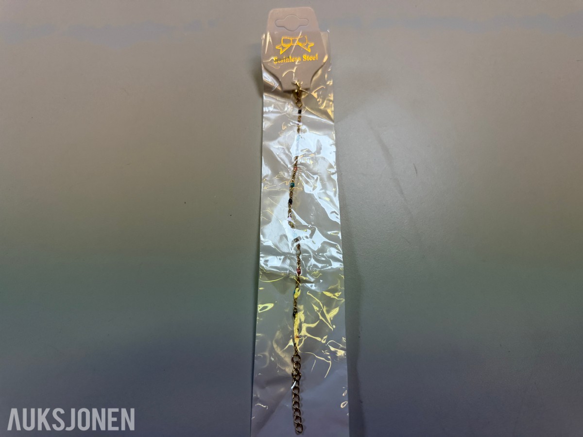 Ca 1200 stk smykker - halskjeder, armbånd og øredobber
