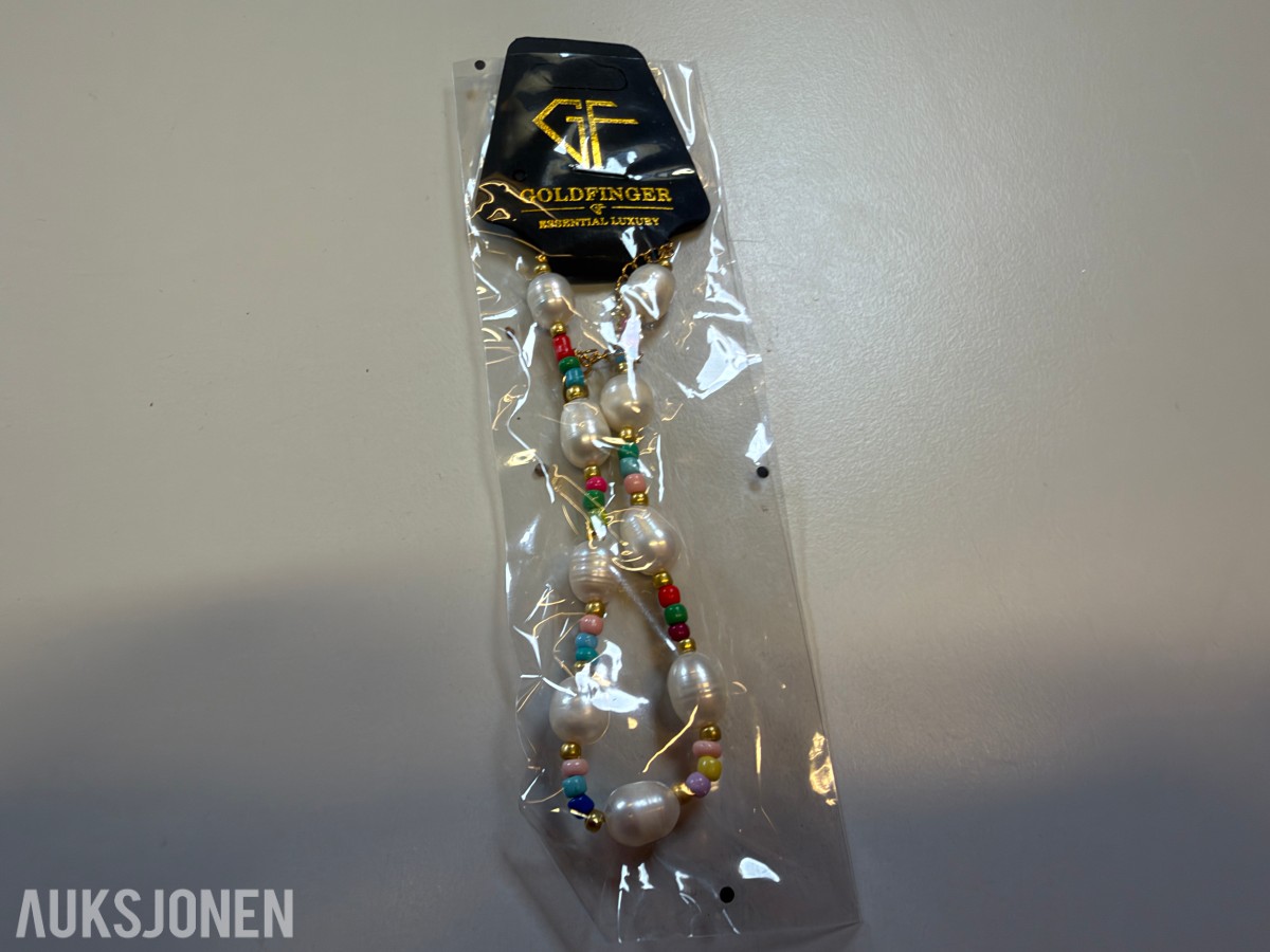 Ca 1200 stk smykker - halskjeder, armbånd og øredobber