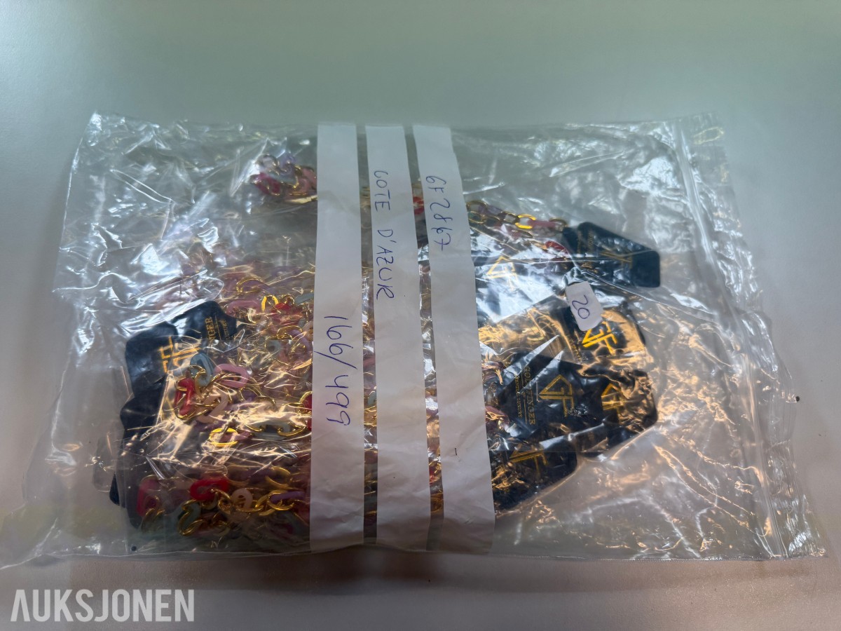 Ca 1200 stk smykker - halskjeder, armbånd og øredobber