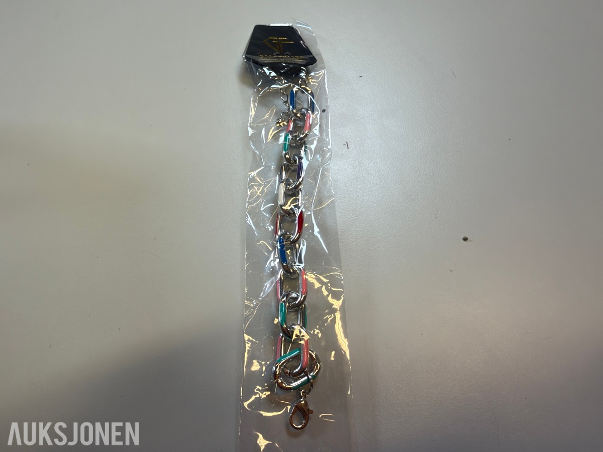 Ca 1200 stk smykker - halskjeder, armbånd og øredobber