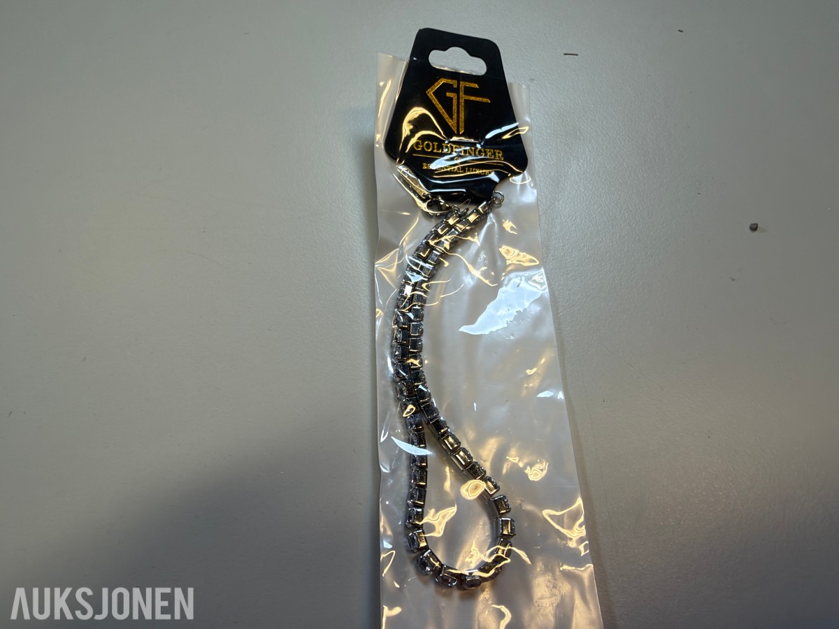 Ca 1200 stk smykker - halskjeder, armbånd og øredobber
