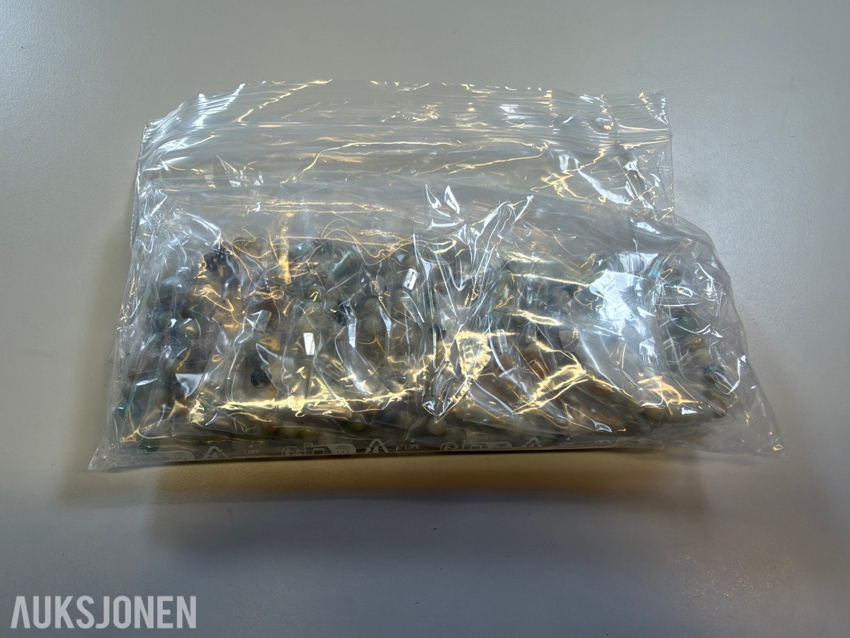 Ca 620 stk armbånd i ulike farger og utførelser